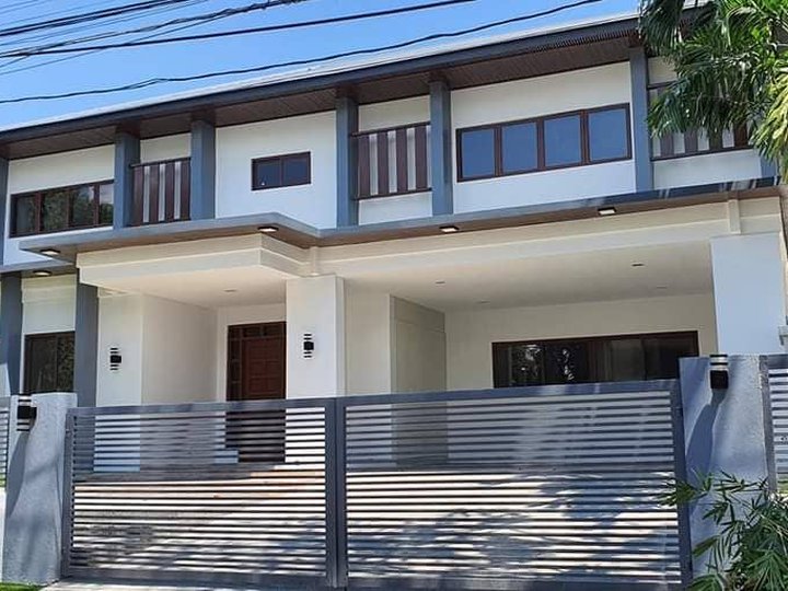 5- Bedrooms 2Storey House For Rent Ayala Alabang