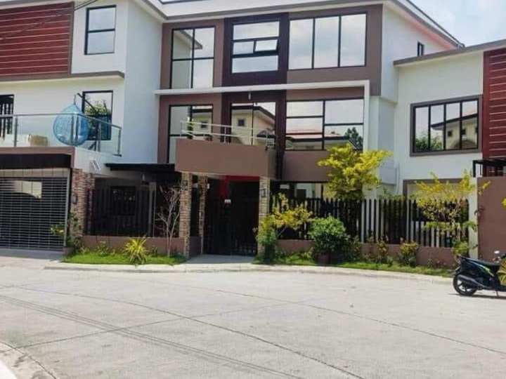 FOR SALE FULLY FURNISHED LUXURIOUS MODERN HOUSE IN MABALACAT CITY NEAR NLEX