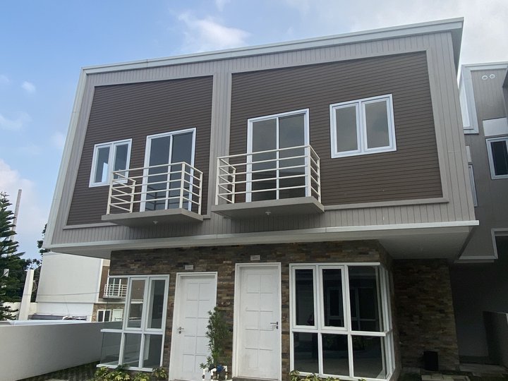 For Vacation Townhouse For Sale Ready For Occupancy 3BR 2T&B Modern New 1Carport in Tagaytay City