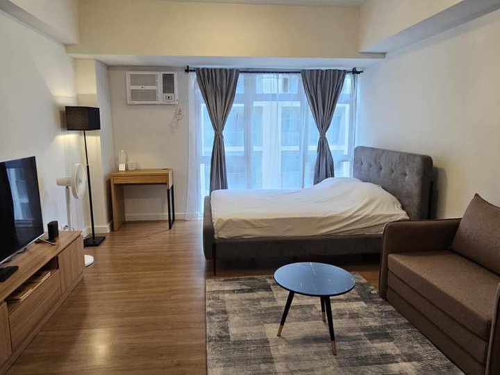 Fully Furnished Condo in High Street BGC - Verve Residences