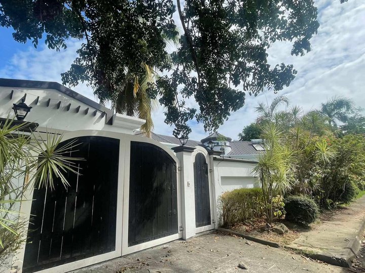 Pre-Owned 5-bedroom Single Detached House For Sale in Angeles Pampanga