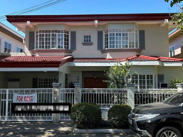 4-bedroom Single Detached House For Rent in Paranaque BF Homes