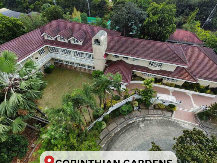 Corner House for Sale: Corinthian Gardens