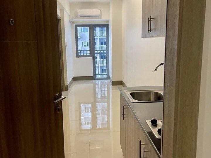 24.40 sqm 1 BR Semi Furnished Fame Residences Condo for Sale in Pasig