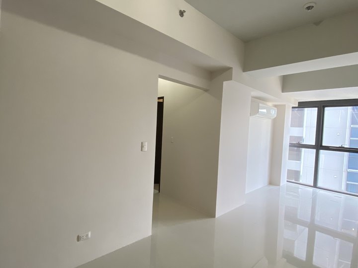 For sale 2 bedroom rent to own condo in Uptown Ritz Residence BGC