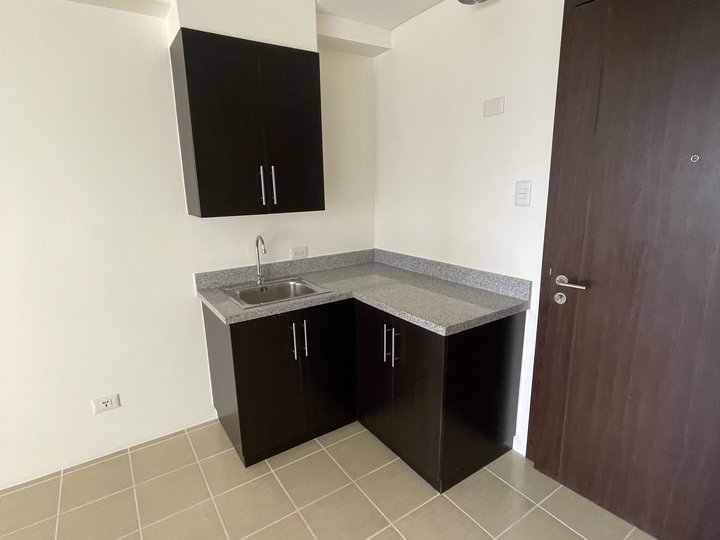 FOR SALE AFFORDABLE STUDIO UNIT 12K MONTHLY PRIME LOCATION MANDALUYONG PET FRIENDLY NEAR BGC MAKATI