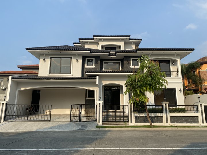 For Sale: 5 Bedroom 5 BR Brand New House and Lot in Potofino South, Las Pinas City