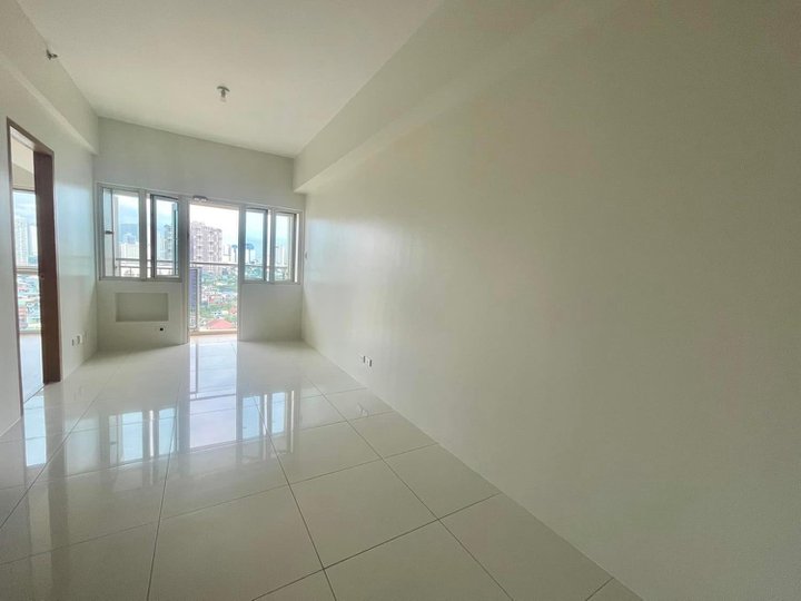 Times Square West One Bedroom For Rent in BGC Bare Unit with bed included