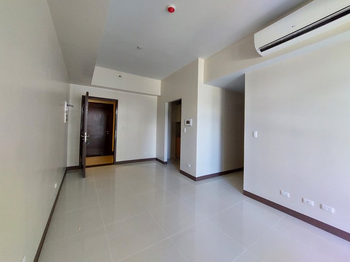 RFO 1-bedroom Condo Rent-to-own in Mckinley Hill Taguig