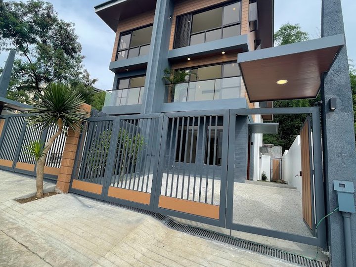 4-bedroom Duplex House For Sale in Taytay Rizal