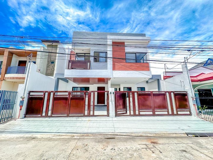 20% DP Payable in 8 Months, Pre-selling Duplex House in BF Resort Village Las Pinas