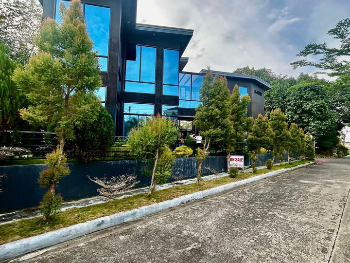 Semi Furnished Modern House For Sale in Xavier Estates, Cagayan de Oro, Misamis Oriental