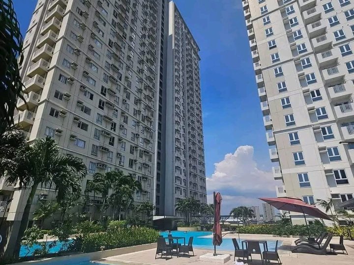 Pre- Sell 1 Bedroom Condo w/ Balcony in Avida-Ayala Land Towers Cloverleaf, QC @P16000/mo