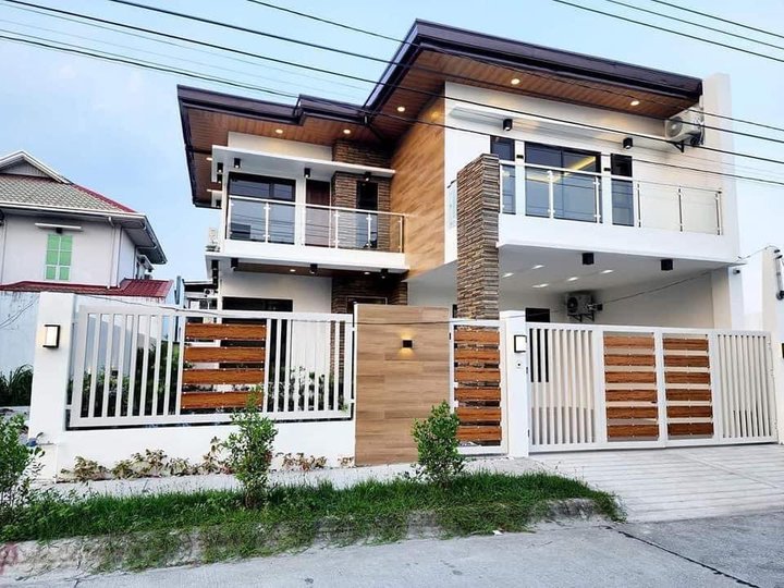 2 storey house n lot with 4 bedrooms and pool in Angeles Pampanga