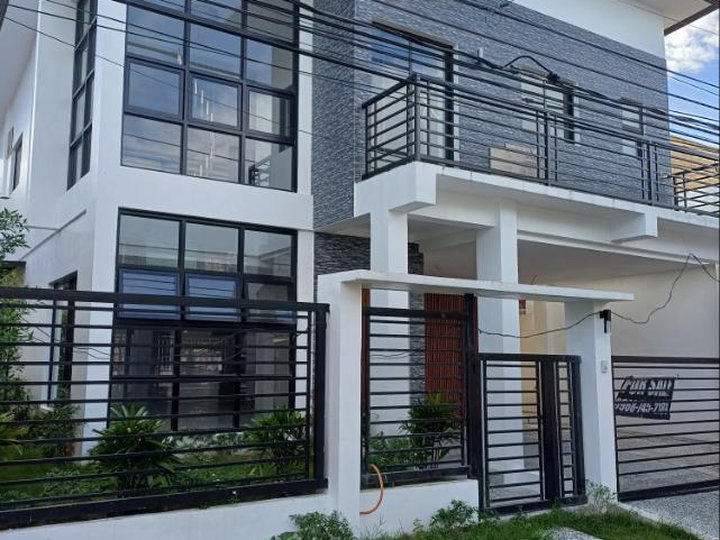 210sqm House and Lot in BFRV - Las Pinas near SLEX, Cavitex, Alabang Zapote rd.