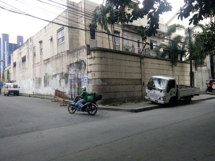 Building warehouse office for rent nr Mindanao Avenue Tandang Sora QC