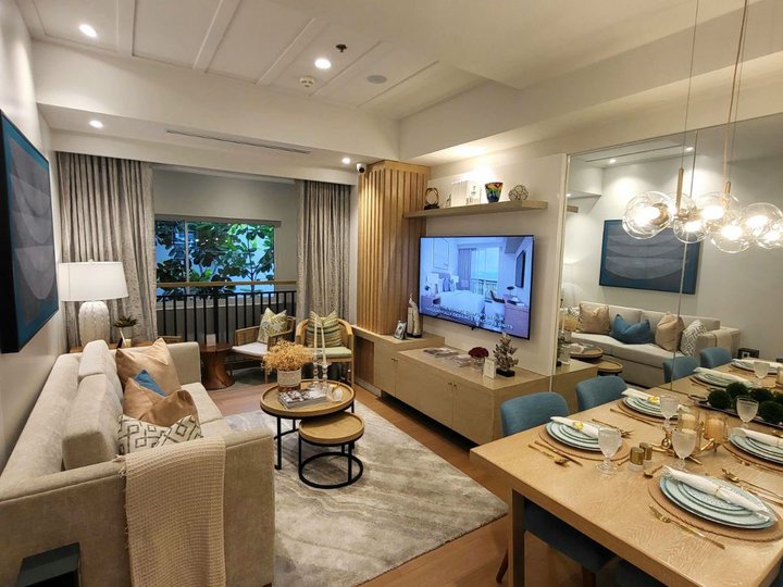 LUXURY CONDO IN BUSY STREET OF ANGELES CITY!!!