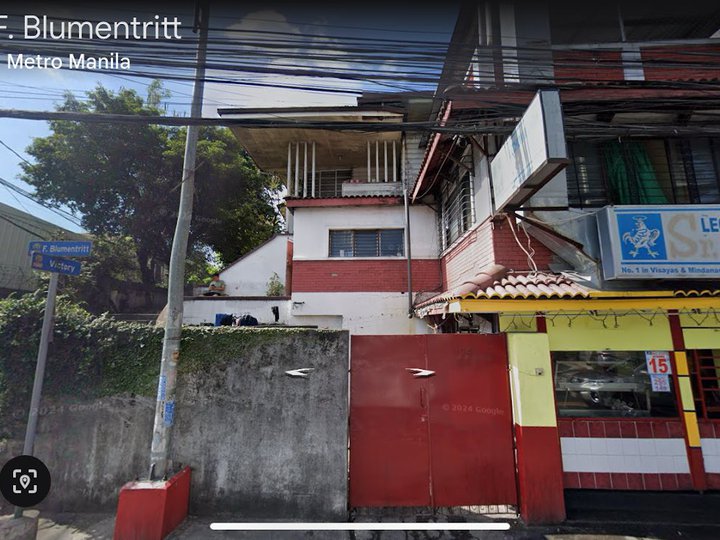 Old house and lot in the commercial area of San Juan city