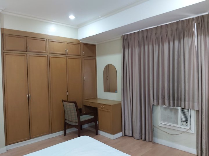 3 Bedrooms Fully Furnished Unit for SALE Parc Royale Condo Ortigas CBD
