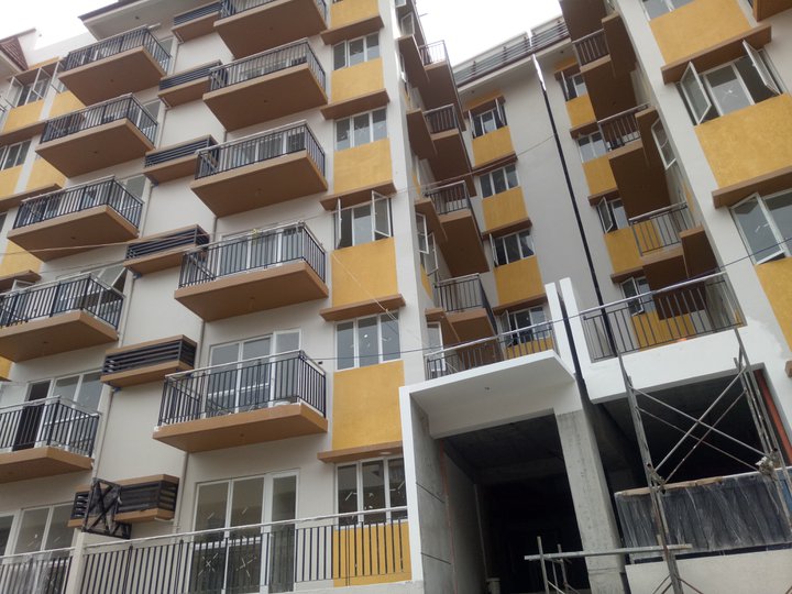 RFO 2 BR Condo Unit accessible going Makati