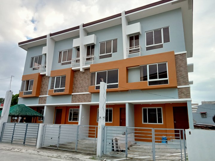 4BR RFO & PRESELLING 3 STOREY TOWNHOUSE FOR SALE IN LAS PINAS