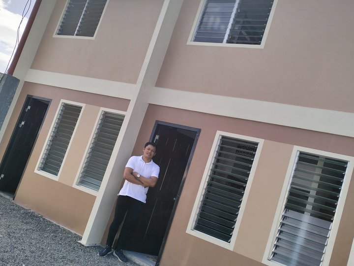 Bare finish 2storey townhouse w/provision 2bedrooms(no partition)1T&B,