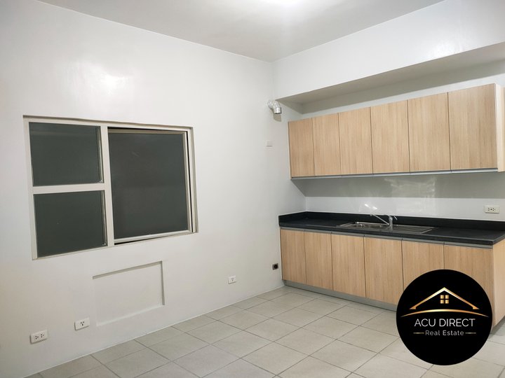 12Y 33 sqm. High Rise Condo Clean 1BR Studio for Sale with Kitchen