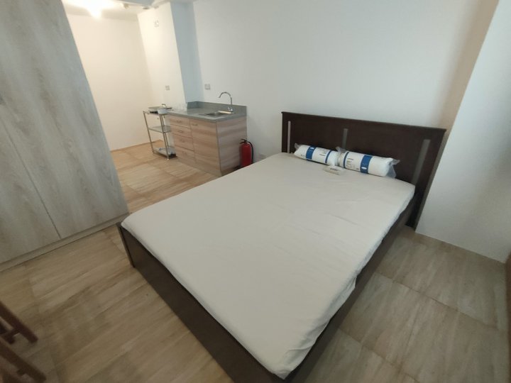 Fully Furnished Studio with parking in Uptown Cebu