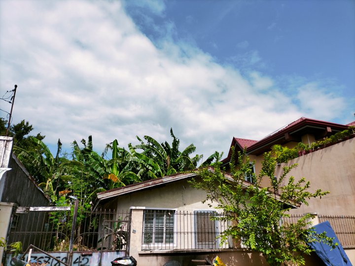 223sqm House & Lot for SALE in Binan, Laguna near Southwoods Mall/Exit