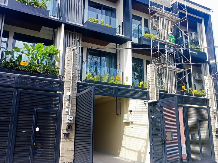 4-bedroom Townhouse For Sale in QC Metro Manila