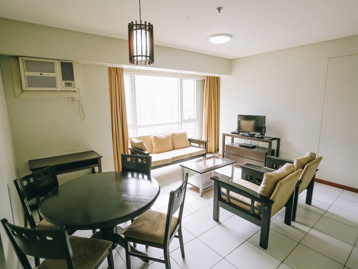 2 BR for Rent at The Columns Ayala