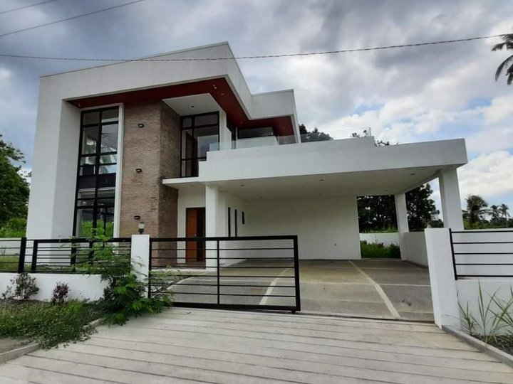 204 SQM HOUSE & LOT FOR SALE IN LIPA NEAR GOLF COURSE!