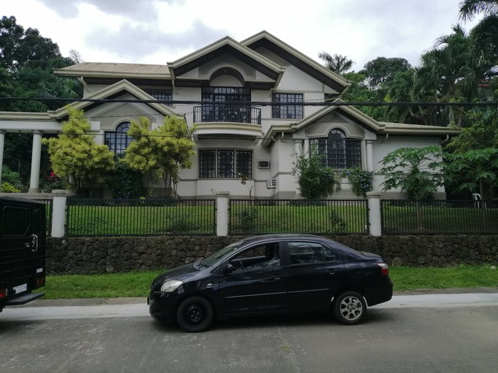 Best Buy House and Lot NEAR ATENEO & UP Diliman LOYOLA GRAND VILLAS