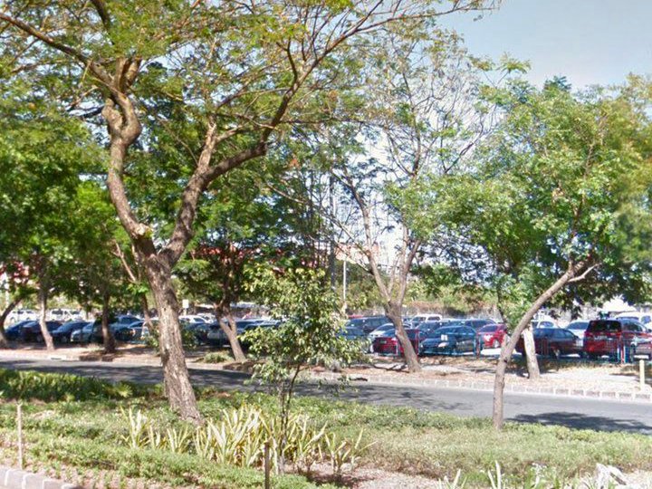 1254 SQM  COMMERCIAL LOT  IN ALABANG MUNTINLUPA NEAR AIRPORT MANILA