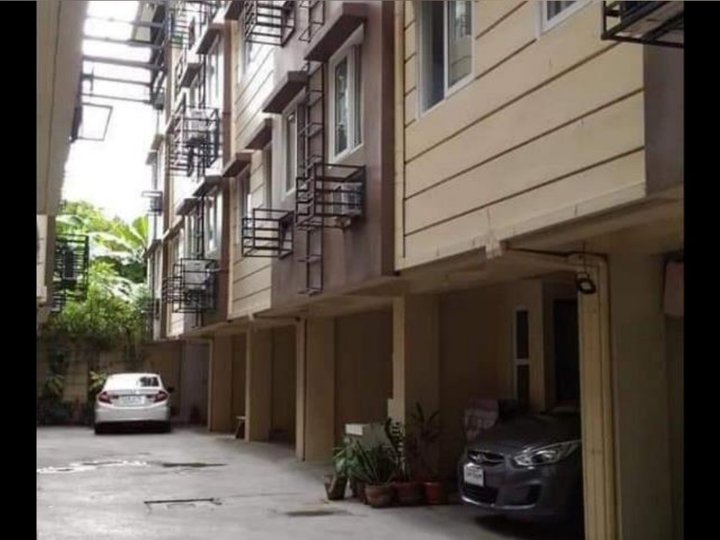 RFO 3-bedroom Townhouse For Sale By Owner in Mandaluyong Metro Manila