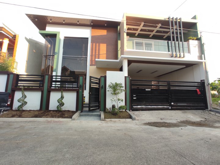 House For Sale Brandnew in Las Pinas