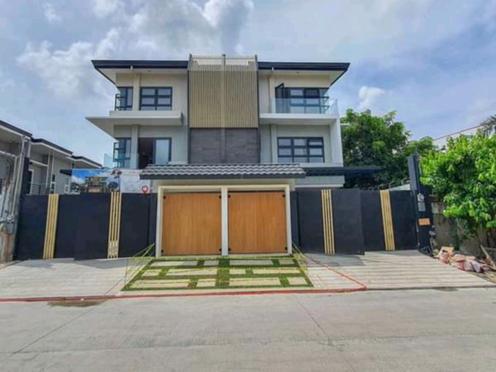 Brand New Luxury House and lot for sale in Taguig City near Bonifacio