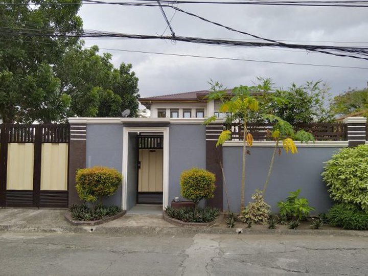 618 sqm. Semi-Furnished House and Lot For sale in Bf Resort