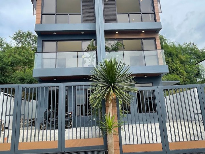 Duplex House for Sale Monteverde Royale Taytay Rizal near SM Mall