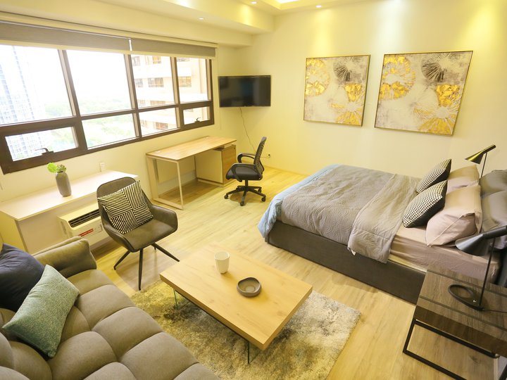 Available Studio Type Condo for rent in Icon Residences