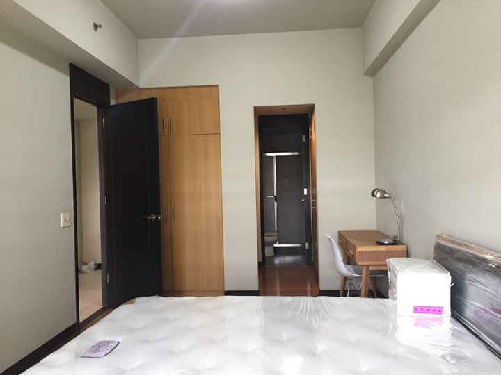 BGC Fairways Tower 2Bedroom Furnished  with Parking P80000