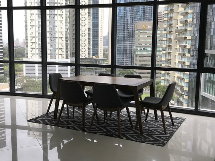 FOR RENT: 2-Bedroooms Unit in Arya Residences Tower 2 Taguig