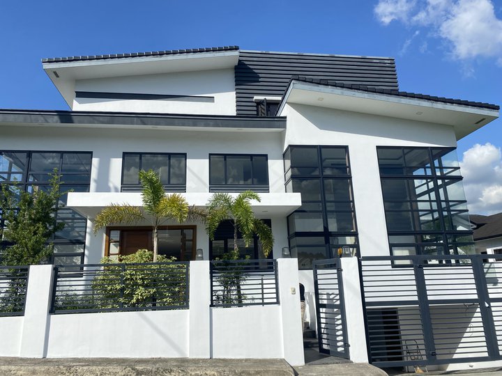 6Bedroom House and Lot For Sale in Tivoli Royale Quezon City Brand New