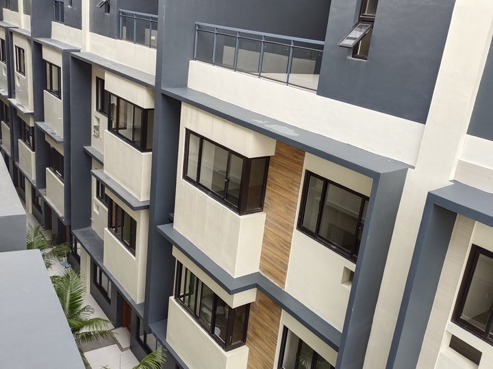 5-bedroom Townhouse For Sale in Mandaluyong Metro Manila