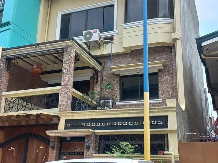 Pre-Owned 4-bedroom Single Detached House For Sale in Mandaluyong