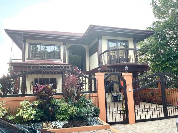 Ready For Occupancy 4-bedroom Single Detached House For Sale in royale tagaytay  Alfonso Cavite