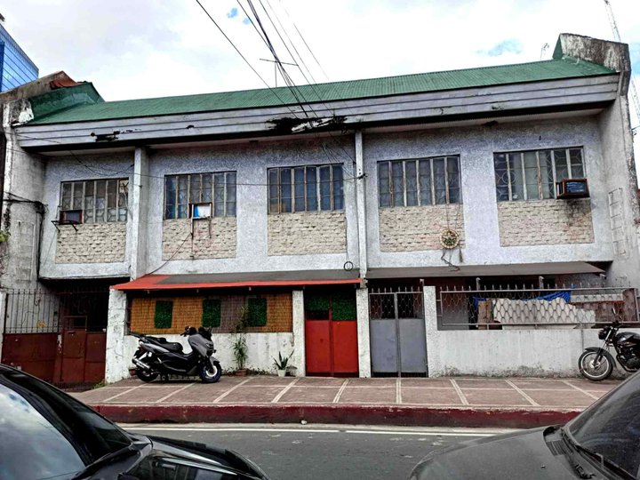 For Sale 262 SQM with 5 doors apartment