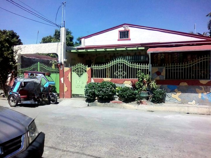 6-bedroom Single Detached House For Sale in Dasmarinas City