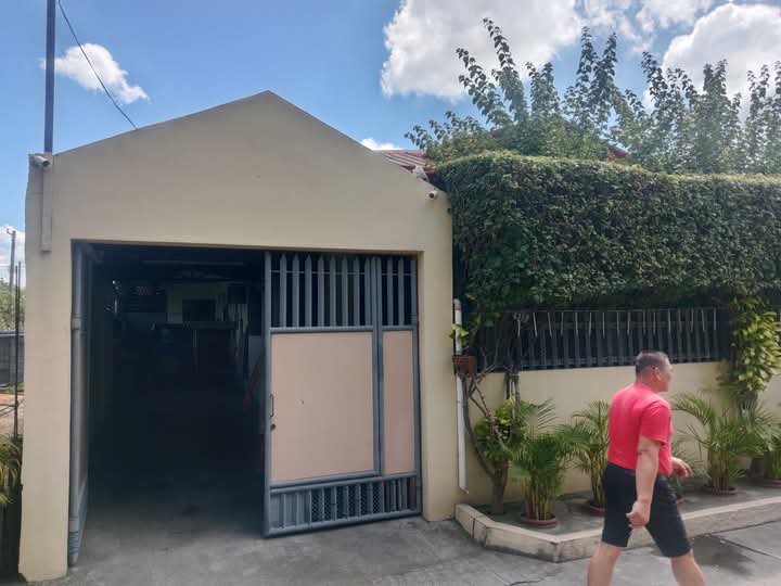 Pre-Owned 3-bedroom House and Lot For Sale in sindalan  San Fernando Pampanga