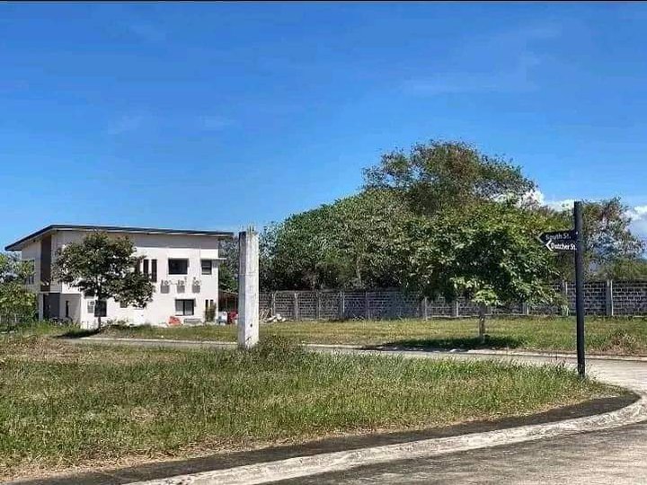 Lot For Sale! Sonoma Residences,Nuvali Sta rosa laguna  Clean Title  Corner lot Lot area:260sqm.